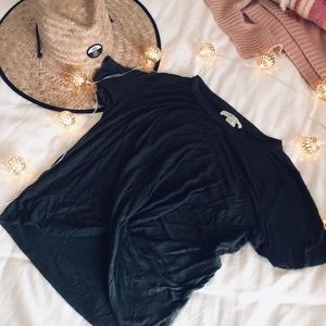 Knotted forest green tee